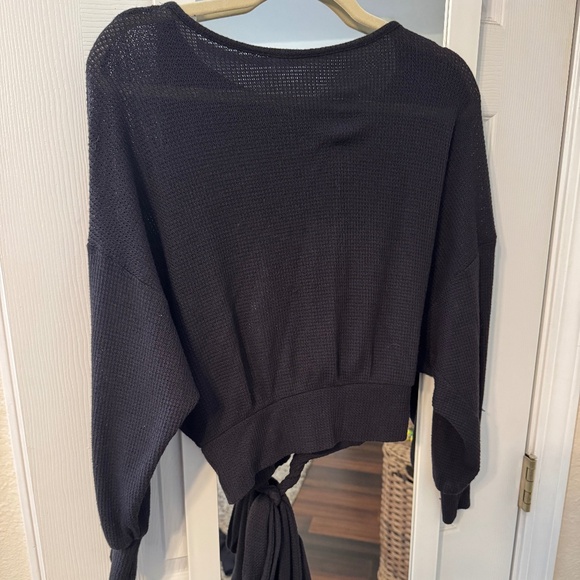 Black open back sweater - Picture 1 of 3